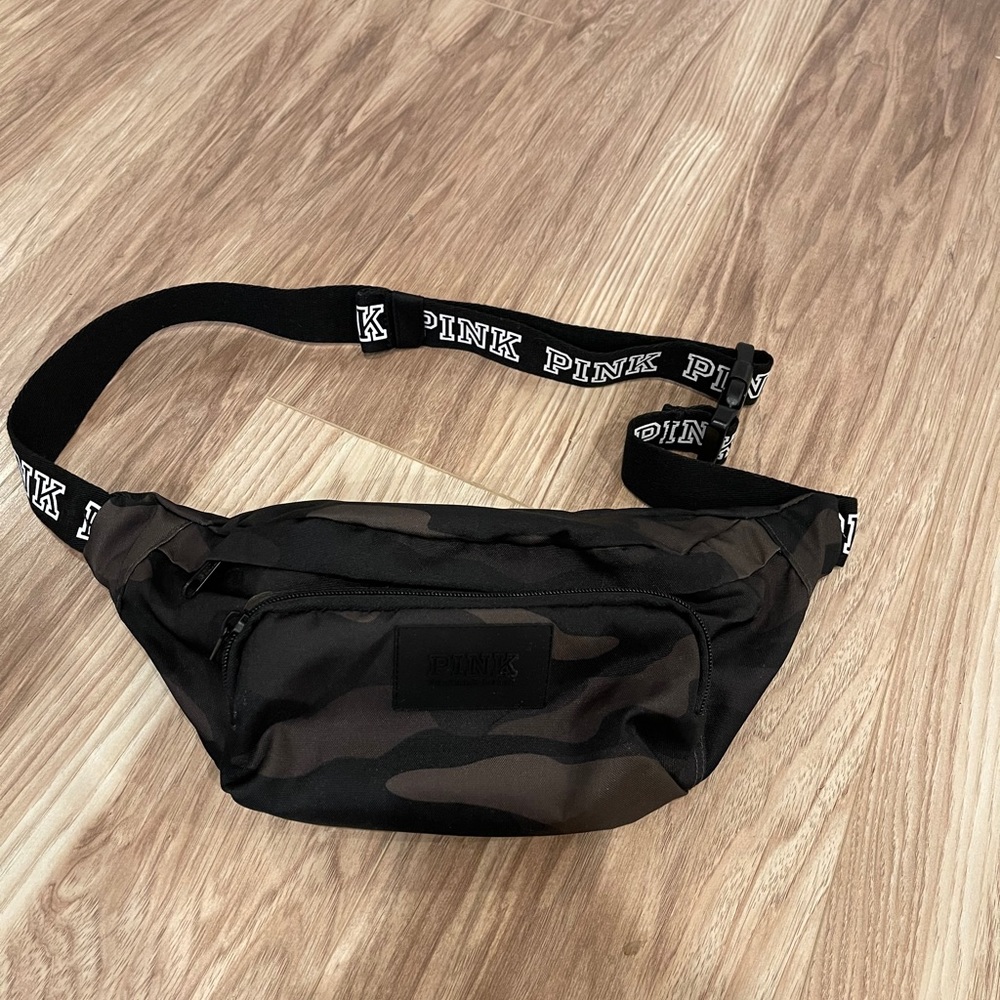 VS PINK Camo Large Belt Bag